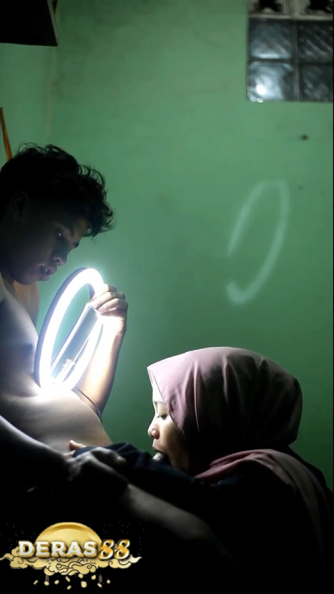 Sepongan Mantap hijab penurut